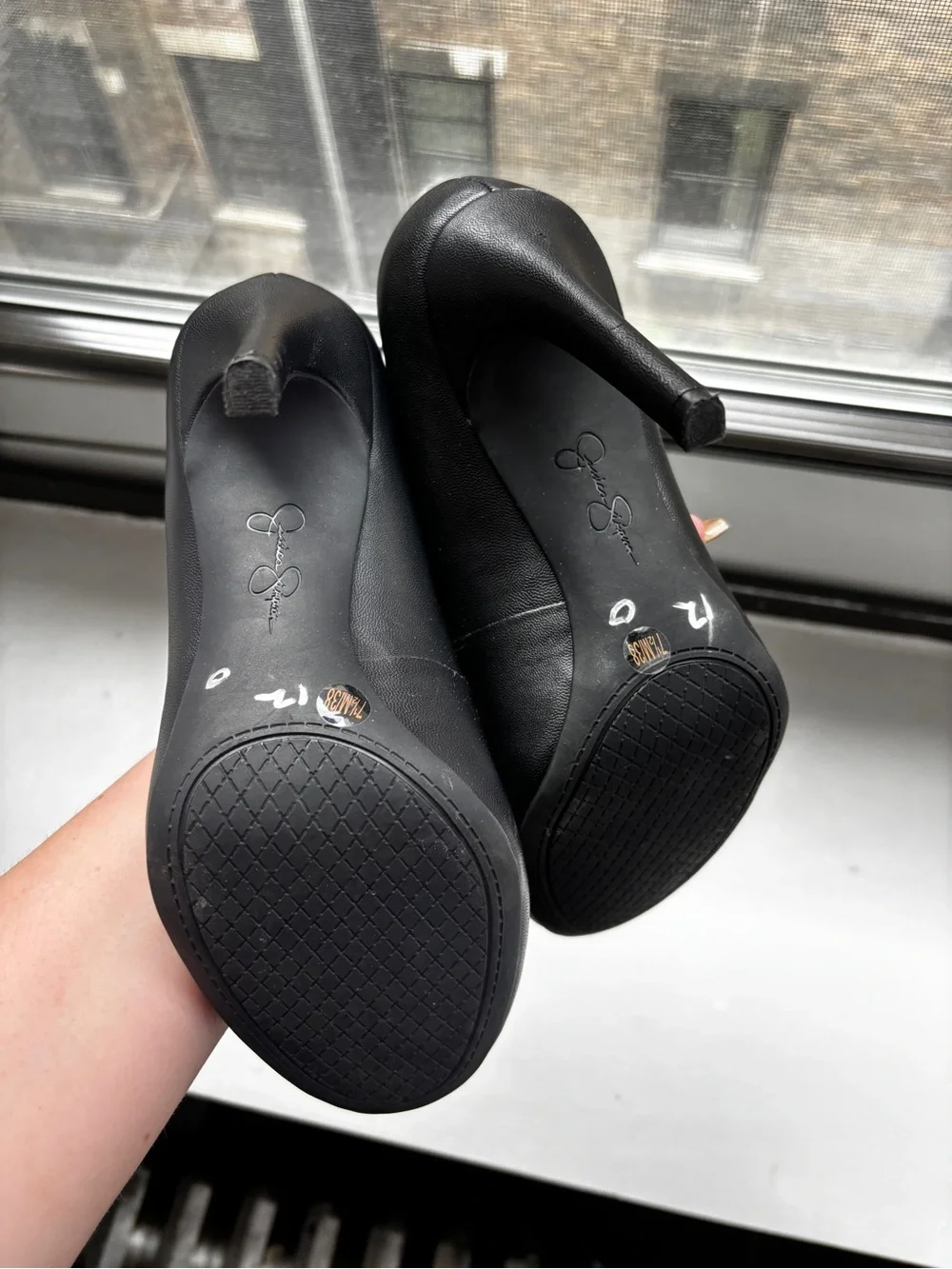 Jessica Simpson Black Round-Toe High Heel Pumps